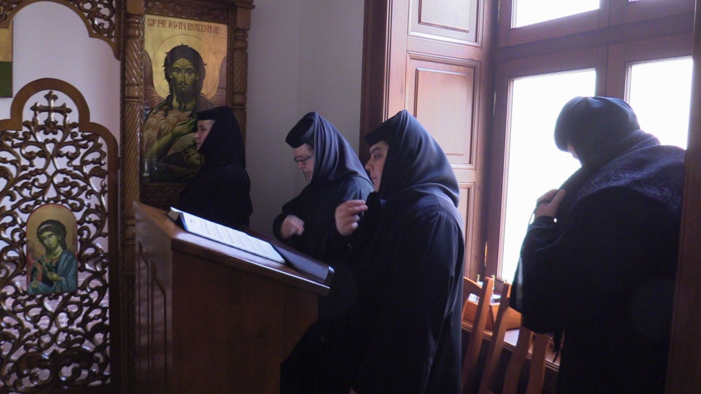 Hram la așezământul monahal românesc din Budapesta 200349