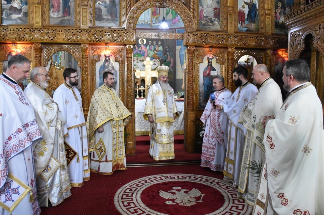 Binecuvântare în Parohia „Intrarea în biserică a Maicii Domnului” din Gherla 200372