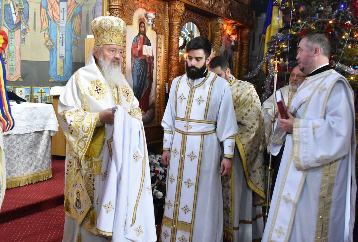 Binecuvântare în Parohia „Intrarea în biserică a Maicii Domnului” din Gherla 200373