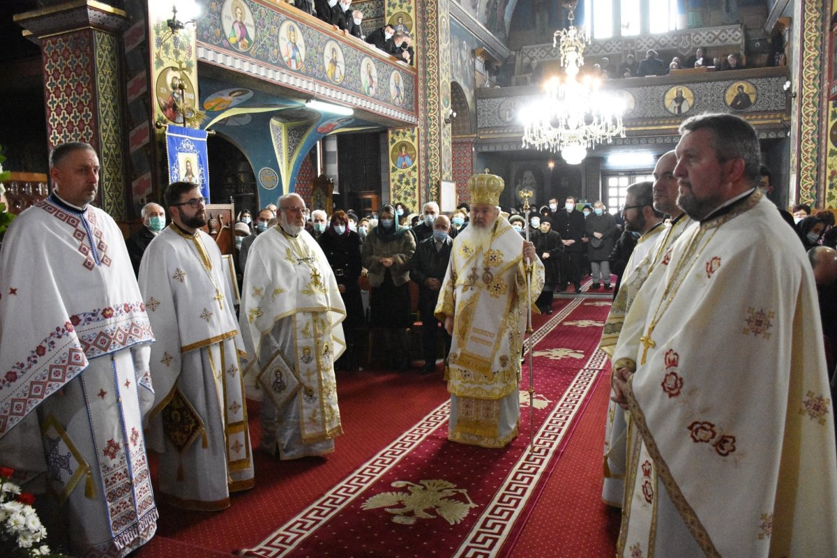 Binecuvântare în Parohia „Intrarea în biserică a Maicii Domnului” din Gherla 200374