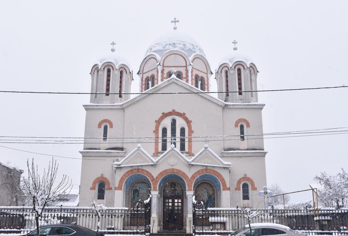Binecuvântare în Parohia „Intrarea în biserică a Maicii Domnului” din Gherla 200377