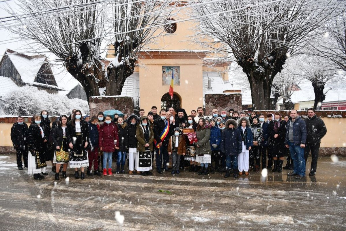Vizite pastorale în Episcopia Caransebeșului 200397