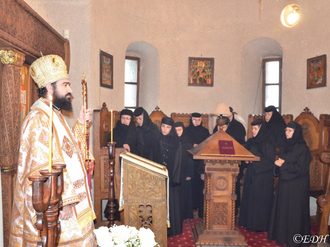 Liturghie arhierească la Mănăstirea Prislop, Hunedoara 200448