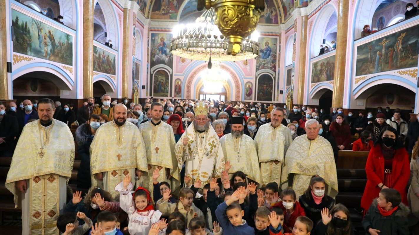 Slujire în catedrala istorică din Baia Mare 200428