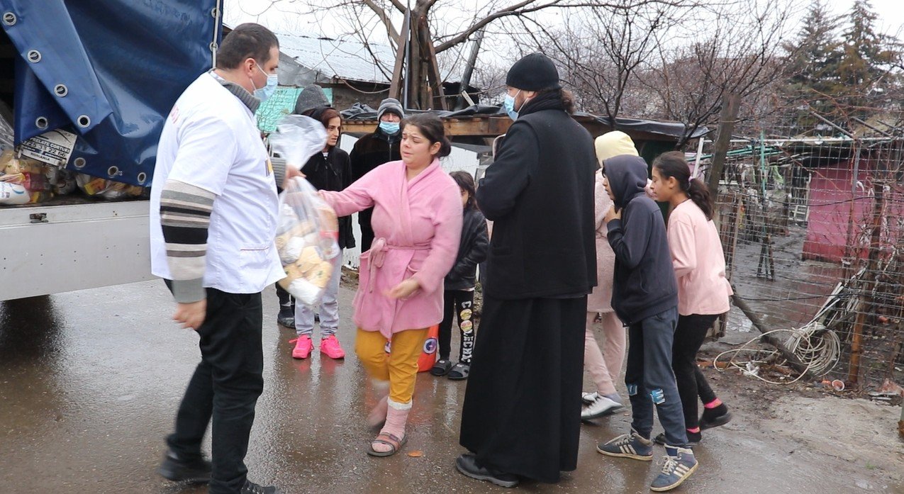 Un nou ajutor pentru familii nevoiașe din partea voluntarilor bucureșteni  200438