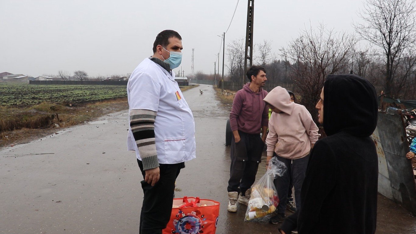 Un nou ajutor pentru familii nevoiașe din partea voluntarilor bucureșteni  200439