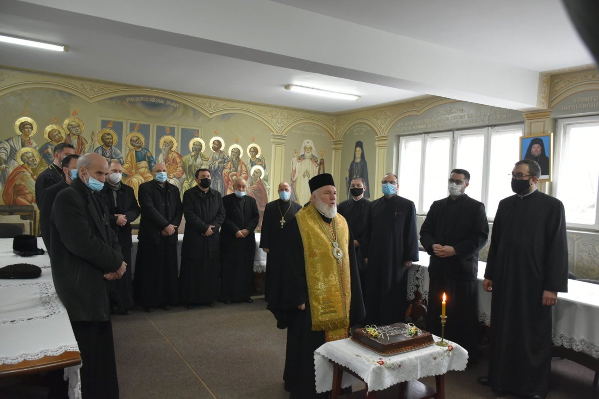 Episcopul Tulcii s-a întâlnit cu preoții la început de an 200501