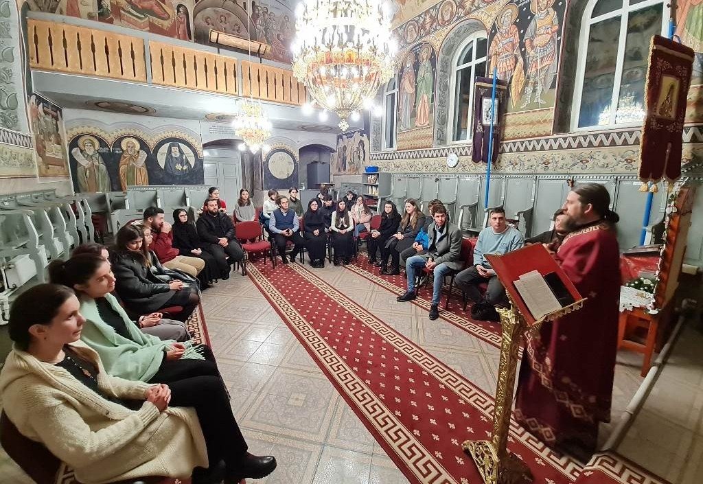 Rugăciune și comuniune pentru tineri din Banatul de Munte 200495