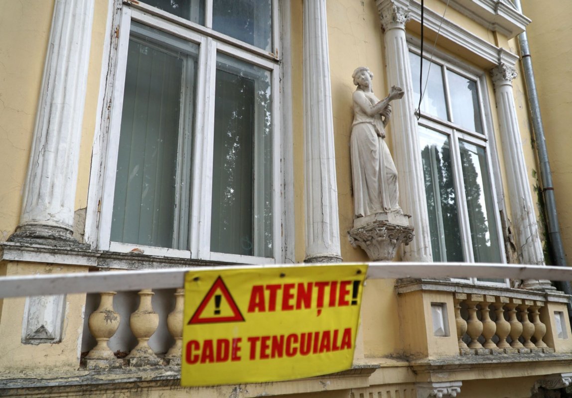 Supraimpozitare pentru clădirile degradate 200482