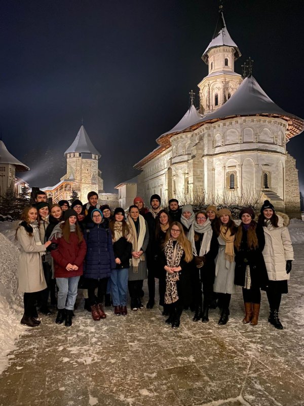 Tabără de iarnă la Mănăstirea Putna 200617