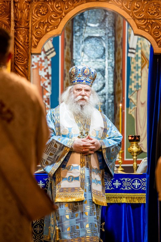 Arhiepiscopul Sucevei și Rădăuților a slujit la Paraclisul Mănăstirii „Sfântul Ioan cel Nou” 200799