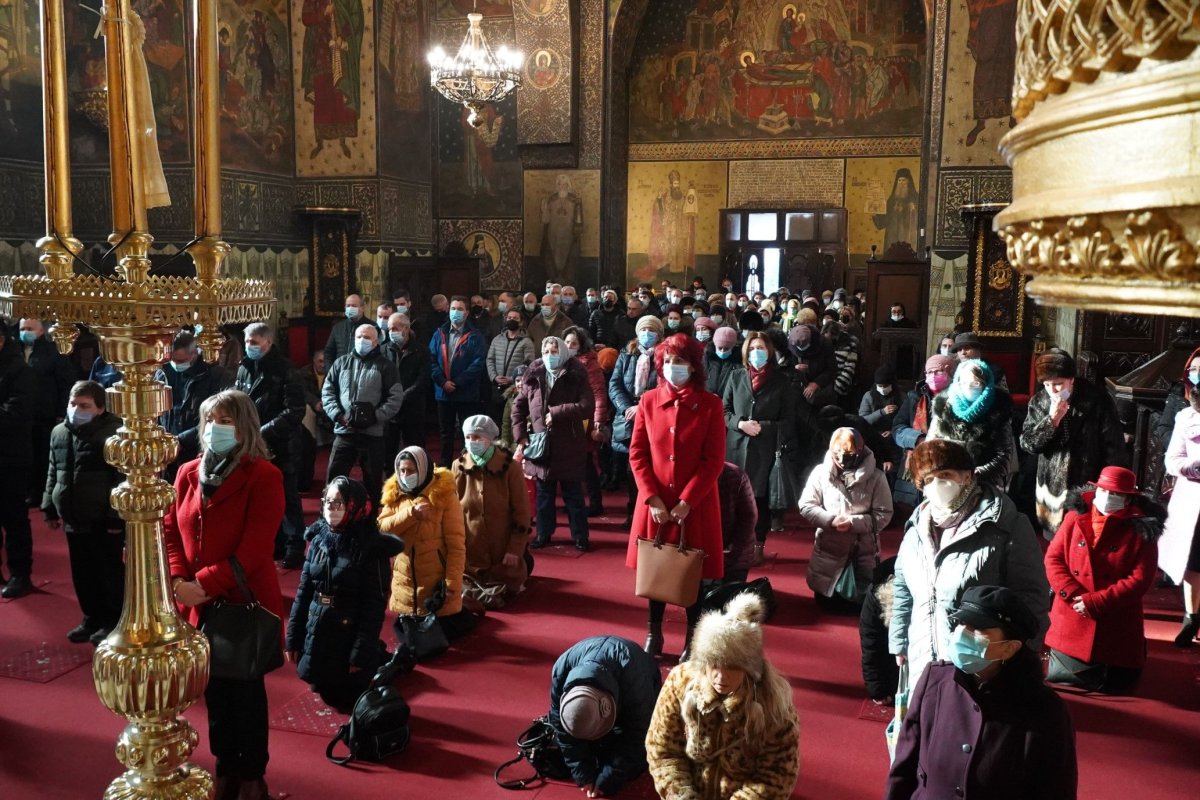 Ierarhul Dunării de Jos i-a vizitat pe deţinuţii din Penitenciarul Galaţi 200891