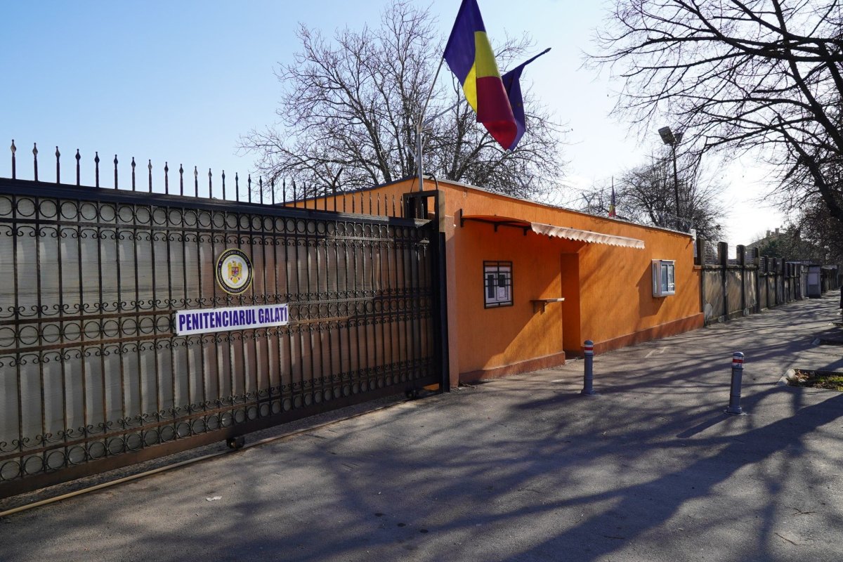 Ierarhul Dunării de Jos i-a vizitat pe deţinuţii din Penitenciarul Galaţi 200892