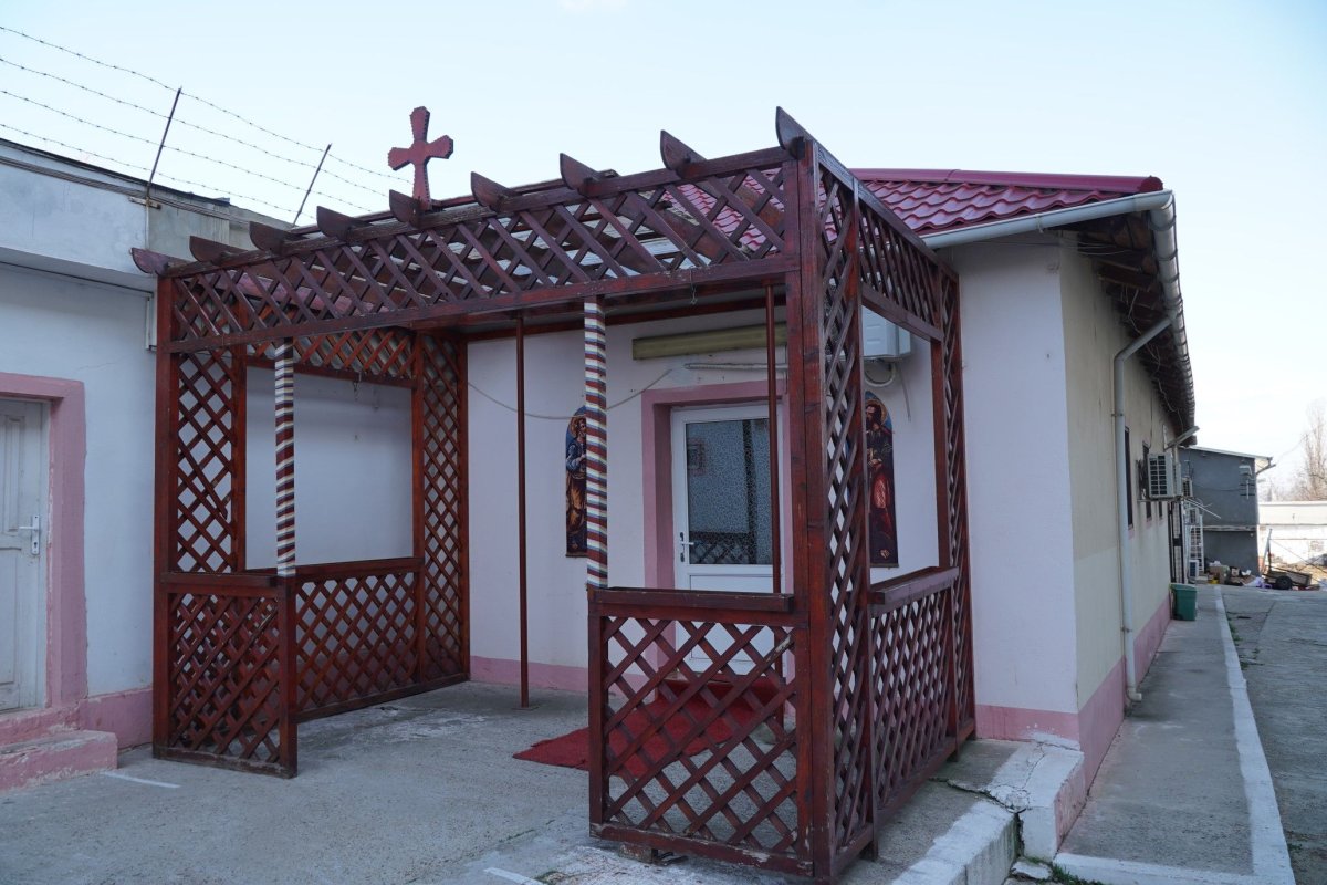 Ierarhul Dunării de Jos i-a vizitat pe deţinuţii din Penitenciarul Galaţi 200893