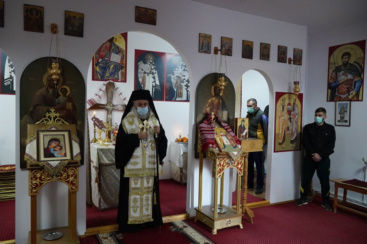 Ierarhul Dunării de Jos i-a vizitat pe deţinuţii din Penitenciarul Galaţi 200894