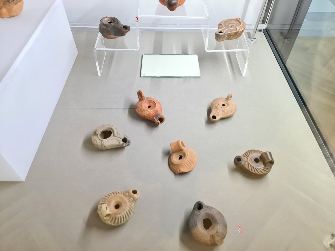 „Ecleraj”, o expoziție-poveste despre cum s-a făcut lumină 201012