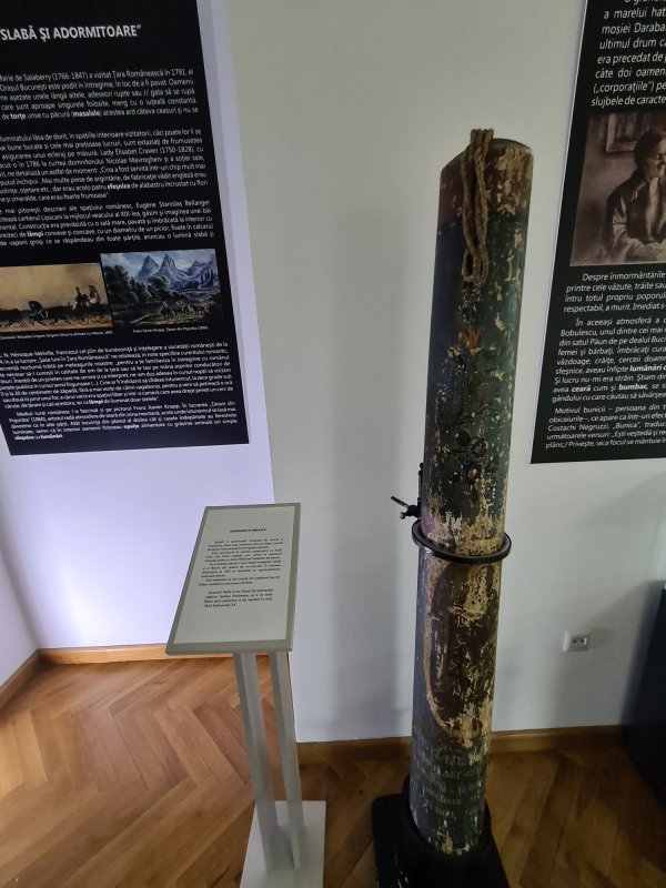 „Ecleraj”, o expoziție-poveste despre cum s-a făcut lumină 201015