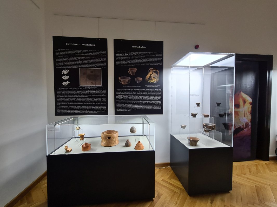 „Ecleraj”, o expoziție-poveste despre cum s-a făcut lumină 201016