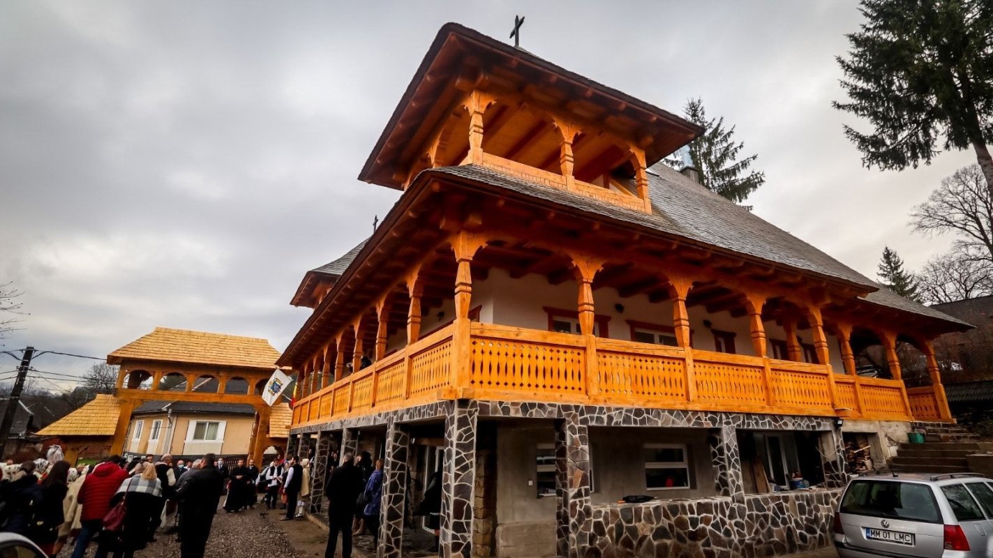 Biserica din Deseşti, casa Domnului şi a copiilor nevoiași 201227