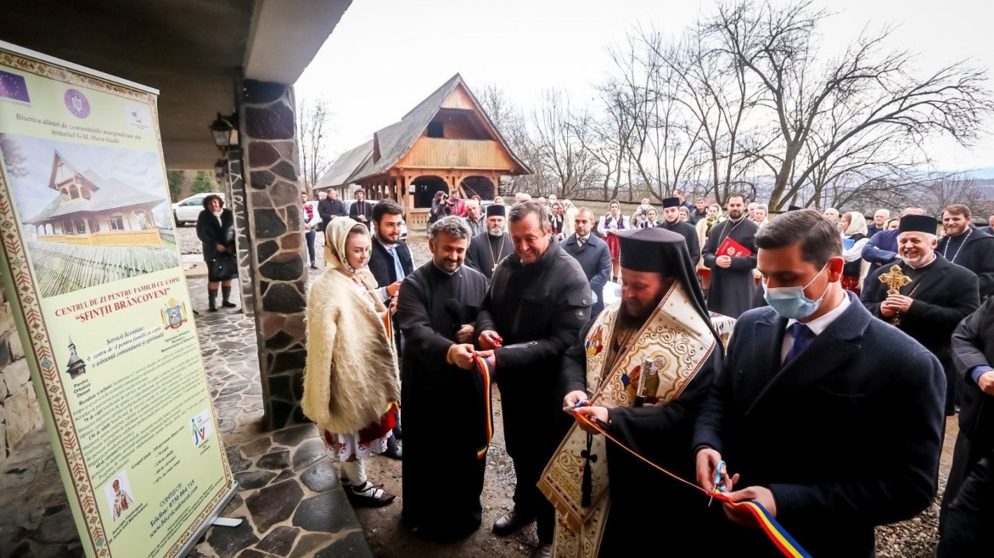 Biserica din Deseşti, casa Domnului şi a copiilor nevoiași 201229