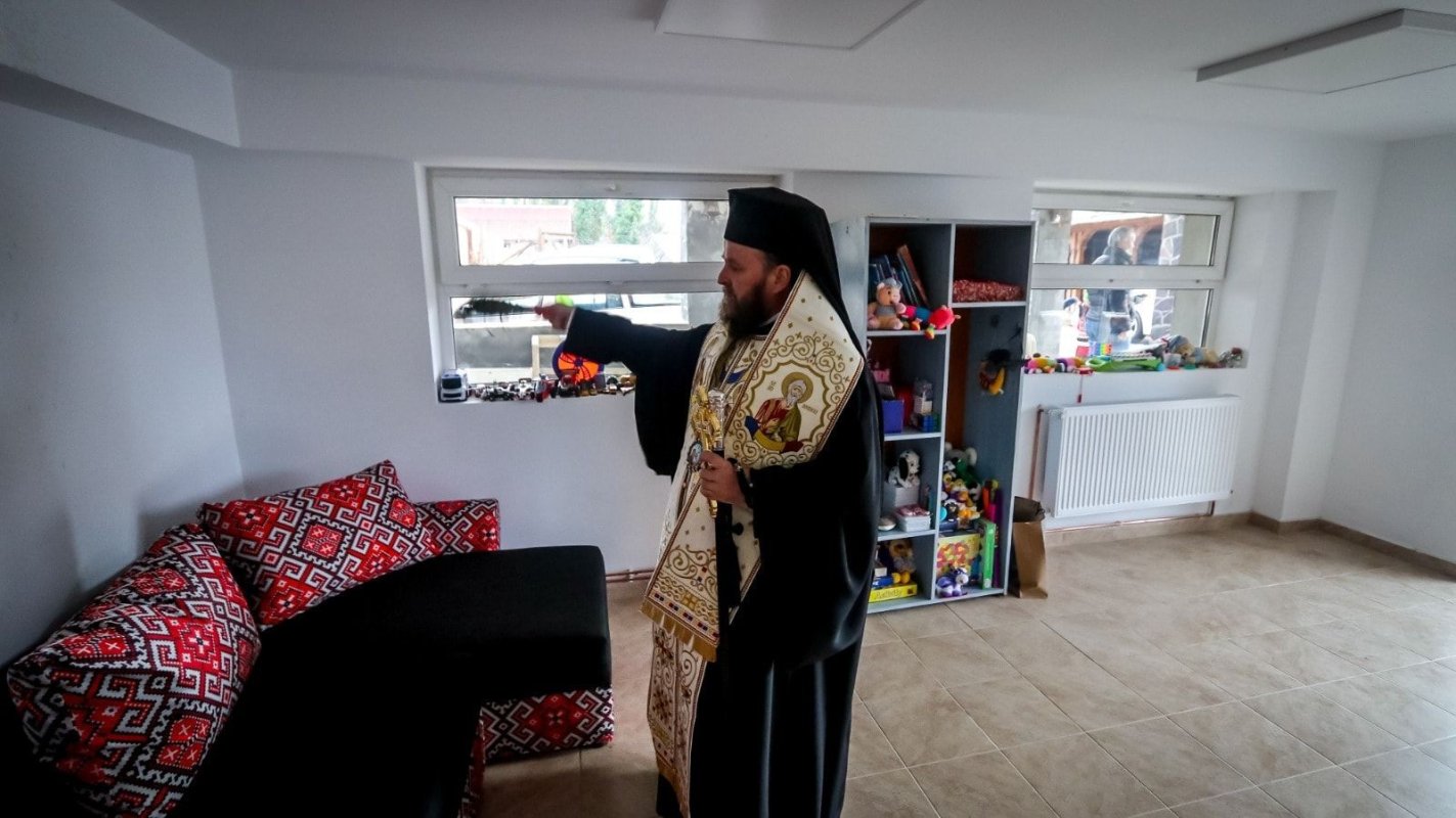 Biserica din Deseşti, casa Domnului şi a copiilor nevoiași 201230