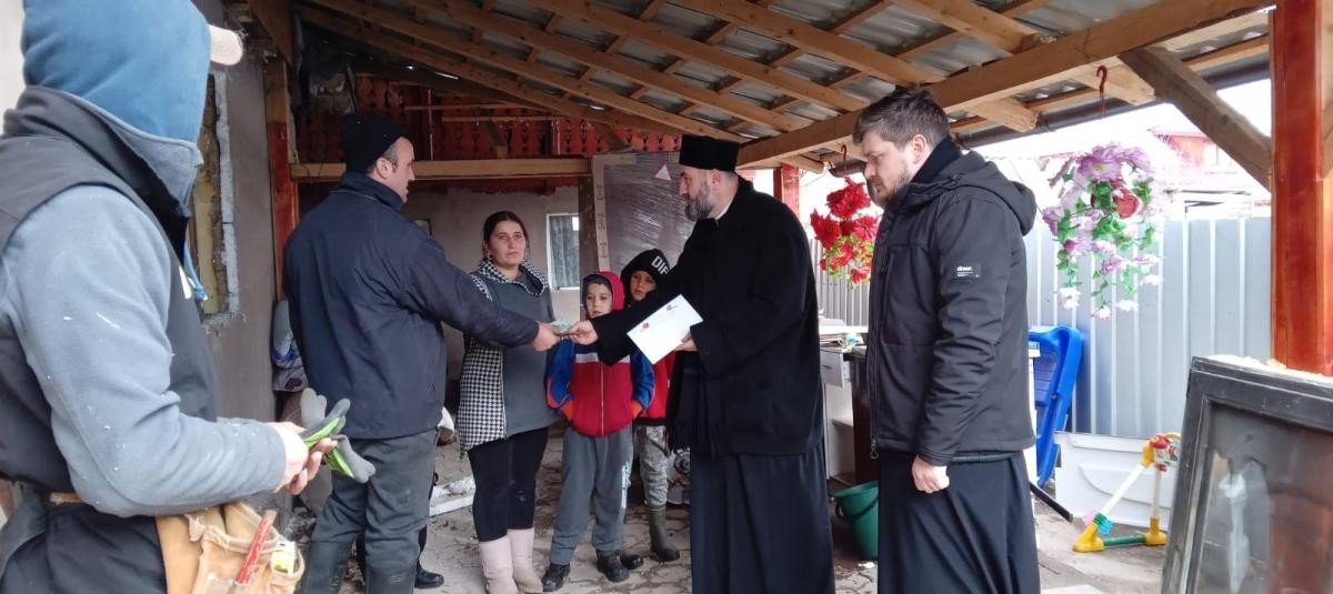 Sprijin pentru două familii băcăuane afectate de incendiu 201269