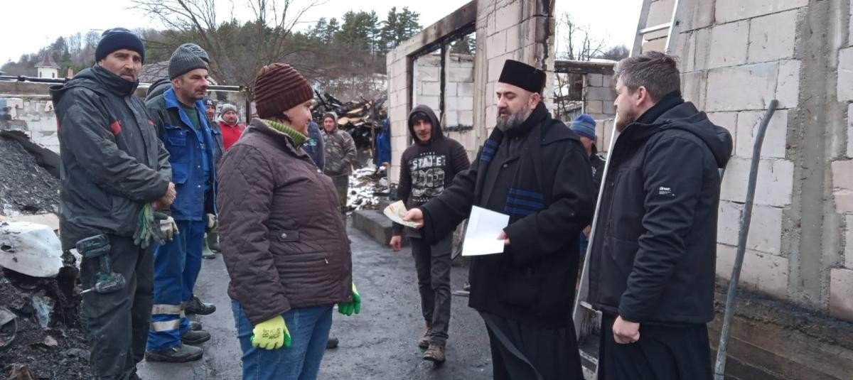 Sprijin pentru două familii băcăuane afectate de incendiu 201270