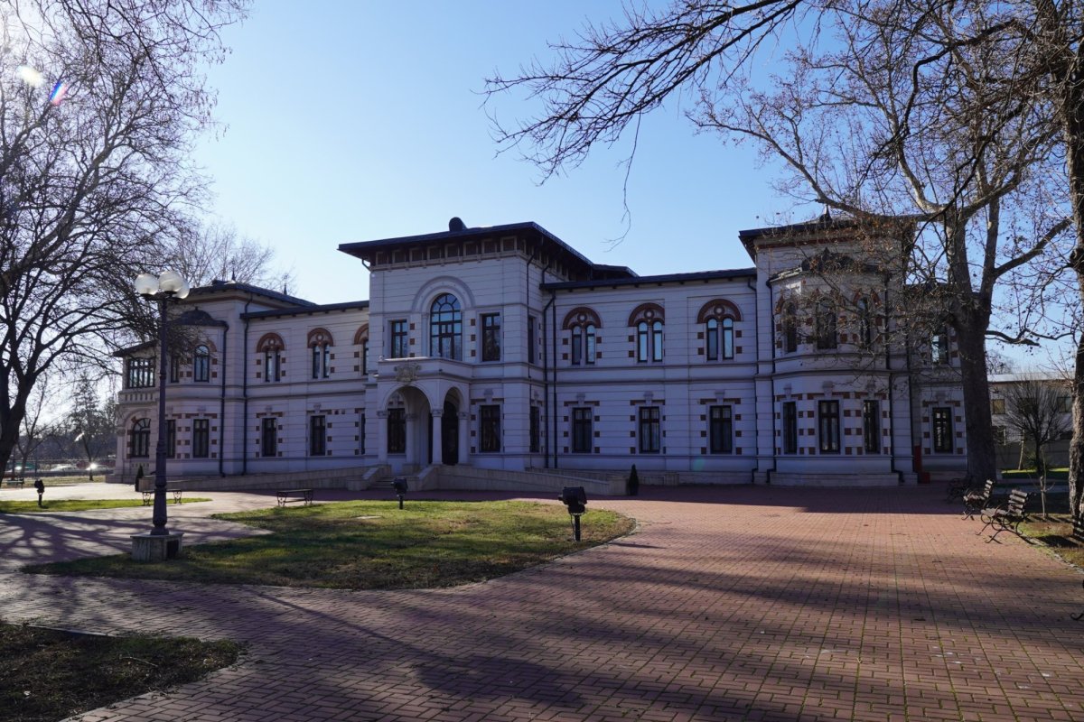 Vernisajul expoziției „De la suflet pentru suflet” la Galați 201447