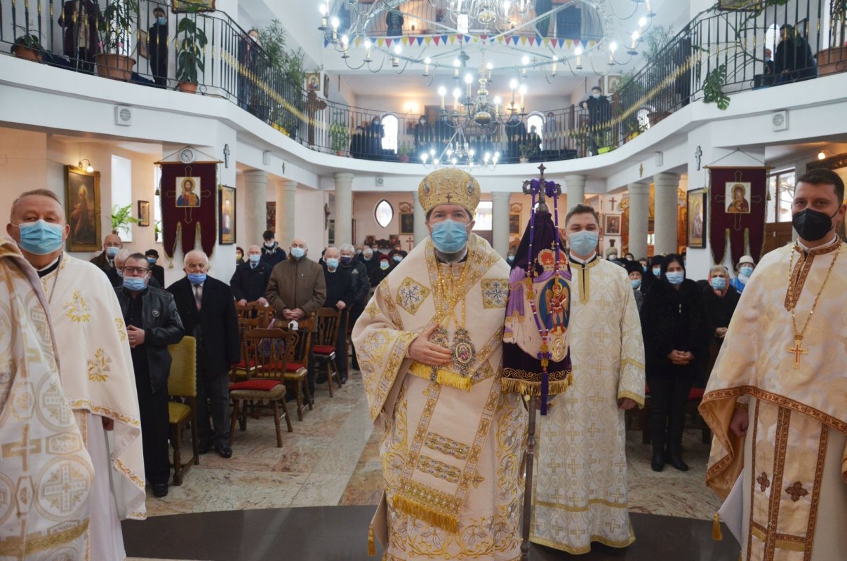 Sărbătoare în parohia orădeană „Sfinții Trei Ierarhi” 201705