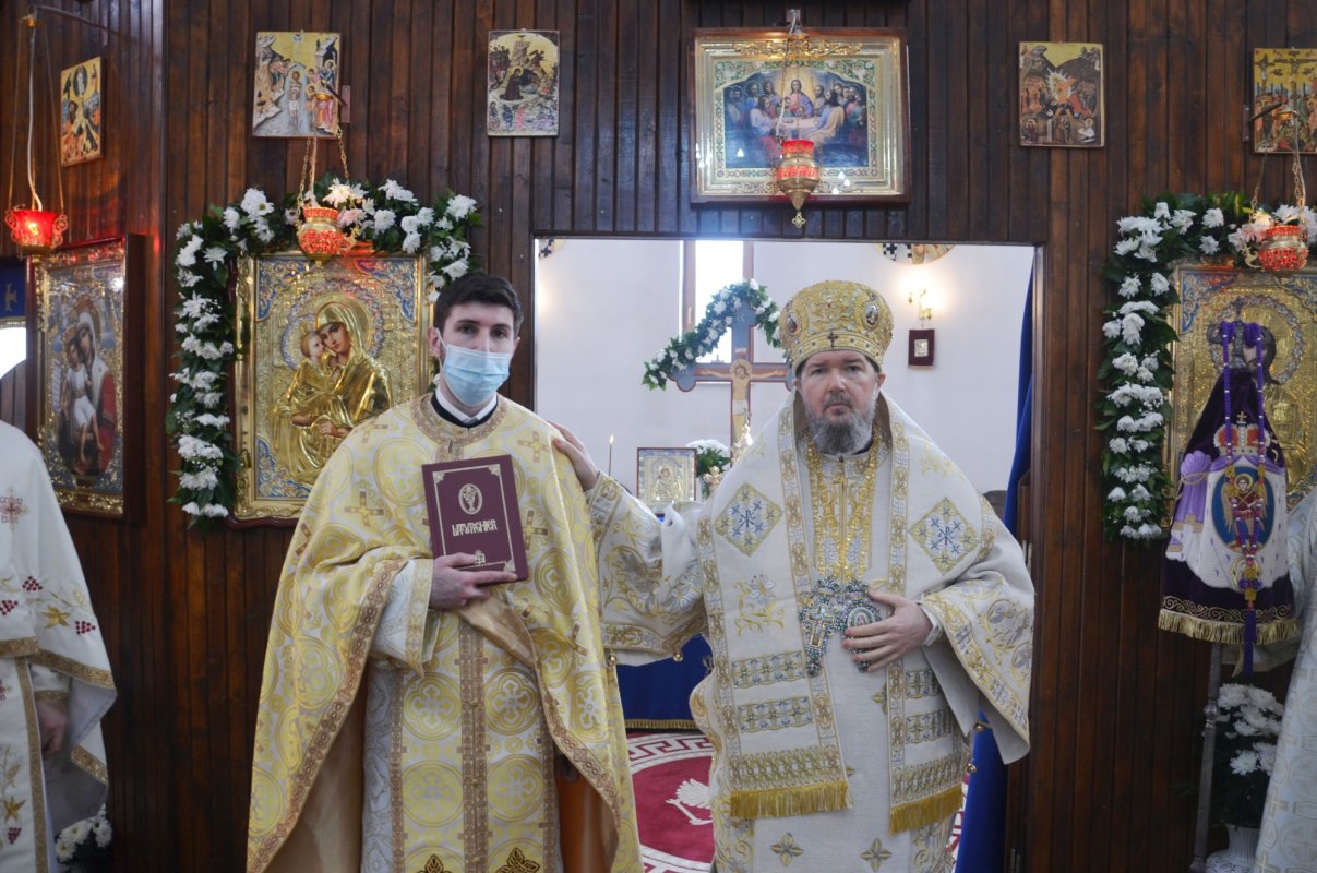 Sărbătoare în parohia orădeană „Sfinții Trei Ierarhi” 201706