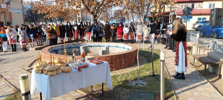 Unirea Principatelor Române sărbătorită de tineri din Arhiepiscopia Craiovei 201736