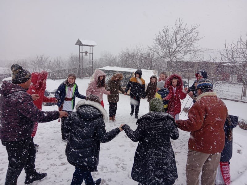 Unirea Principatelor Române sărbătorită de tineri din Arhiepiscopia Craiovei 201737