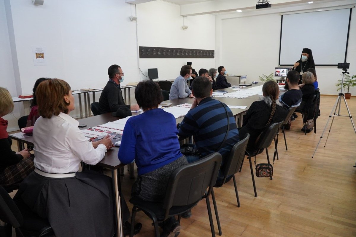 Simpozioane dedicate Sfinţilor Trei Ierarhi la Galaţi 201928