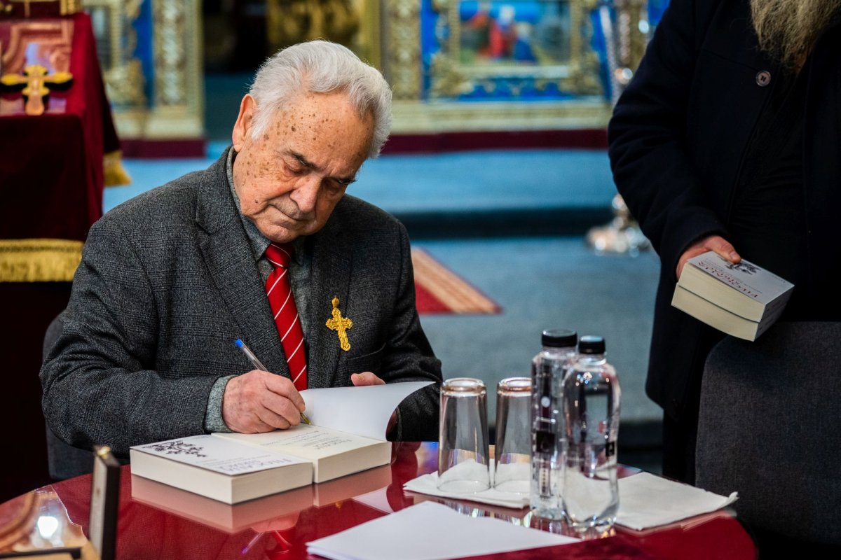 „Întâlnire de suflet” cu Remus Rus - lansare de carte și conferință la Rădăuți 201975