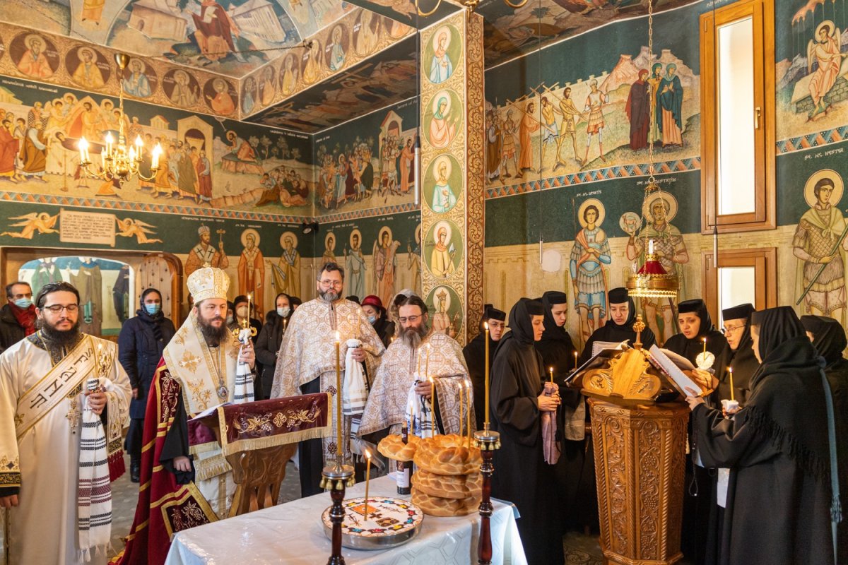 Pomenirea Mitropolitului Bartolomeu Anania la Dragomirna 202266
