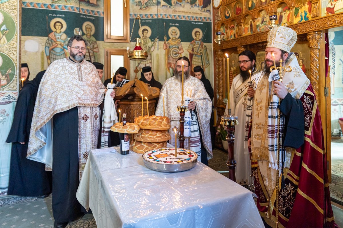 Pomenirea Mitropolitului Bartolomeu Anania la Dragomirna 202267