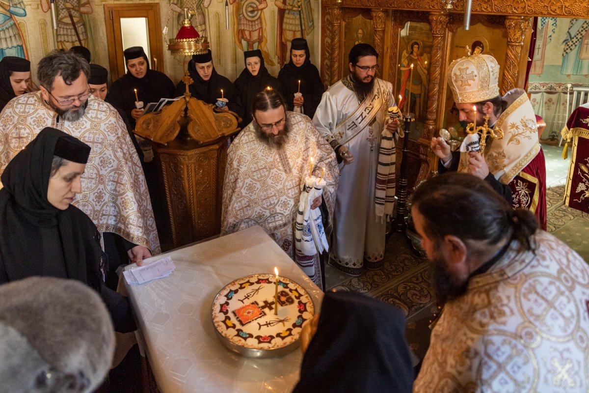 Pomenirea Mitropolitului Bartolomeu Anania la Dragomirna 202270