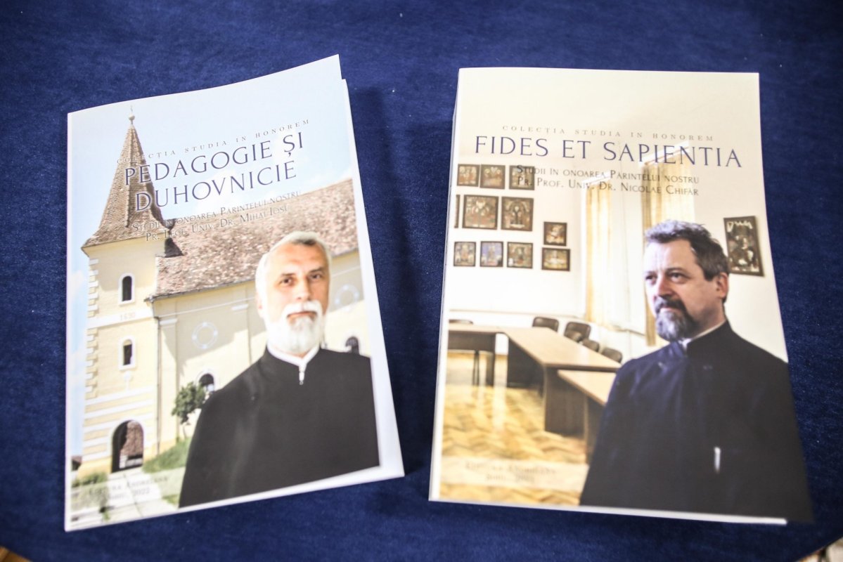 Sfinţii Trei Ierarhi, prăznuiţi la Facultatea de Teologie Ortodoxă din Sibiu 202292