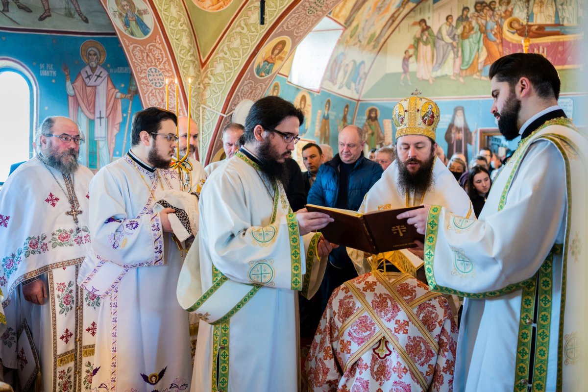 Hirotonie întru diacon la paraclisul Căminului de bătrâni „Sfântul Ioan cel Nou” din Suceava 202751