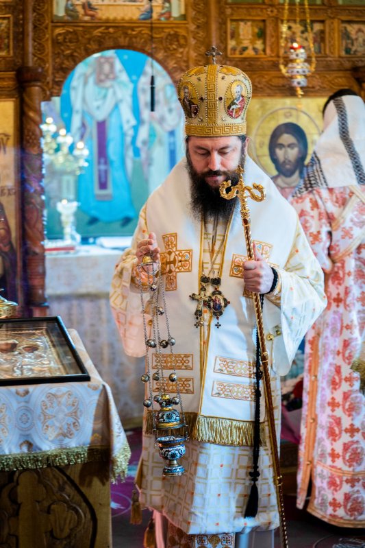 Hirotonie întru diacon la paraclisul Căminului de bătrâni „Sfântul Ioan cel Nou” din Suceava 202755