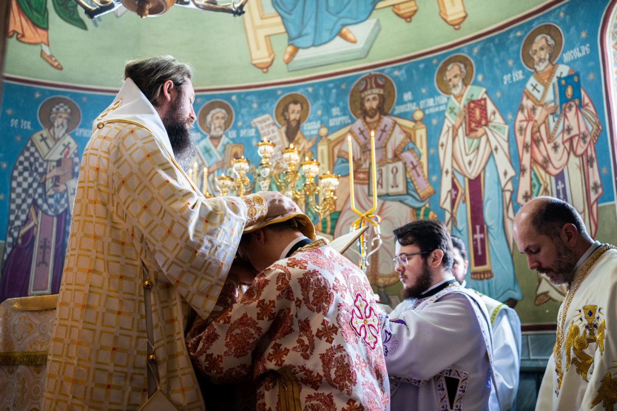Hirotonie întru diacon la paraclisul Căminului de bătrâni „Sfântul Ioan cel Nou” din Suceava 202768