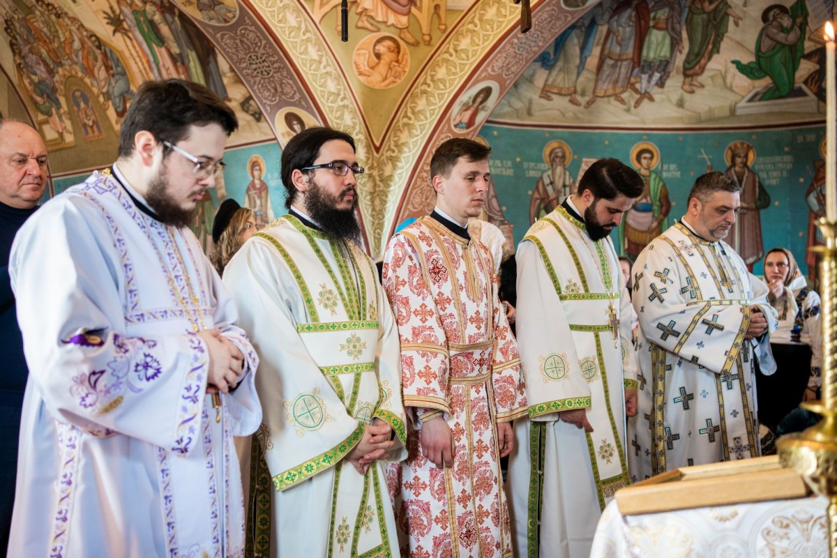 Hirotonie întru diacon la paraclisul Căminului de bătrâni „Sfântul Ioan cel Nou” din Suceava 202772