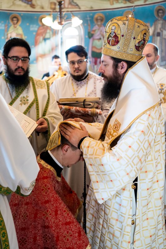 Hirotonie întru diacon la paraclisul Căminului de bătrâni „Sfântul Ioan cel Nou” din Suceava 202780