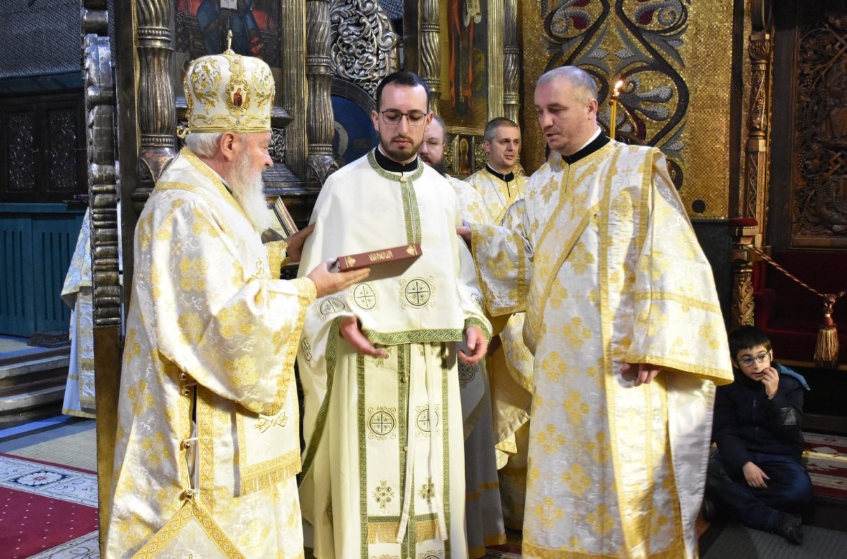 Slujbă de pomenire pentru Episcopul Nicolae Ivan și Mitropolitul Bartolomeu Anania 202817
