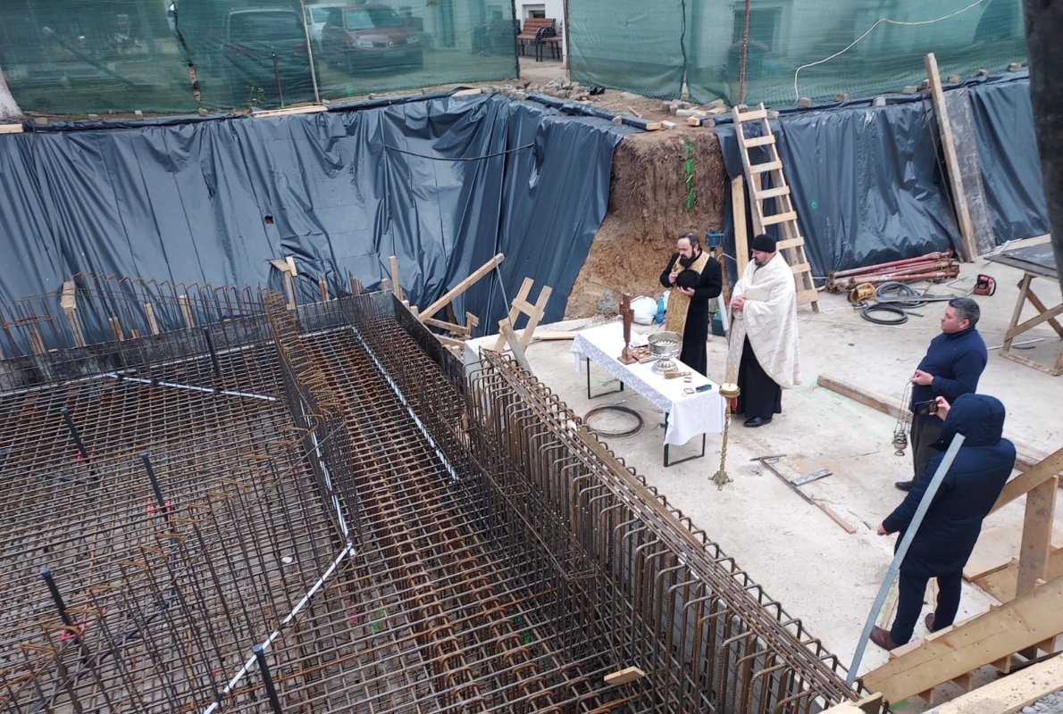 Binecuvântarea lucrărilor pentru un centru medical la Biserica Mavrogheni 203006