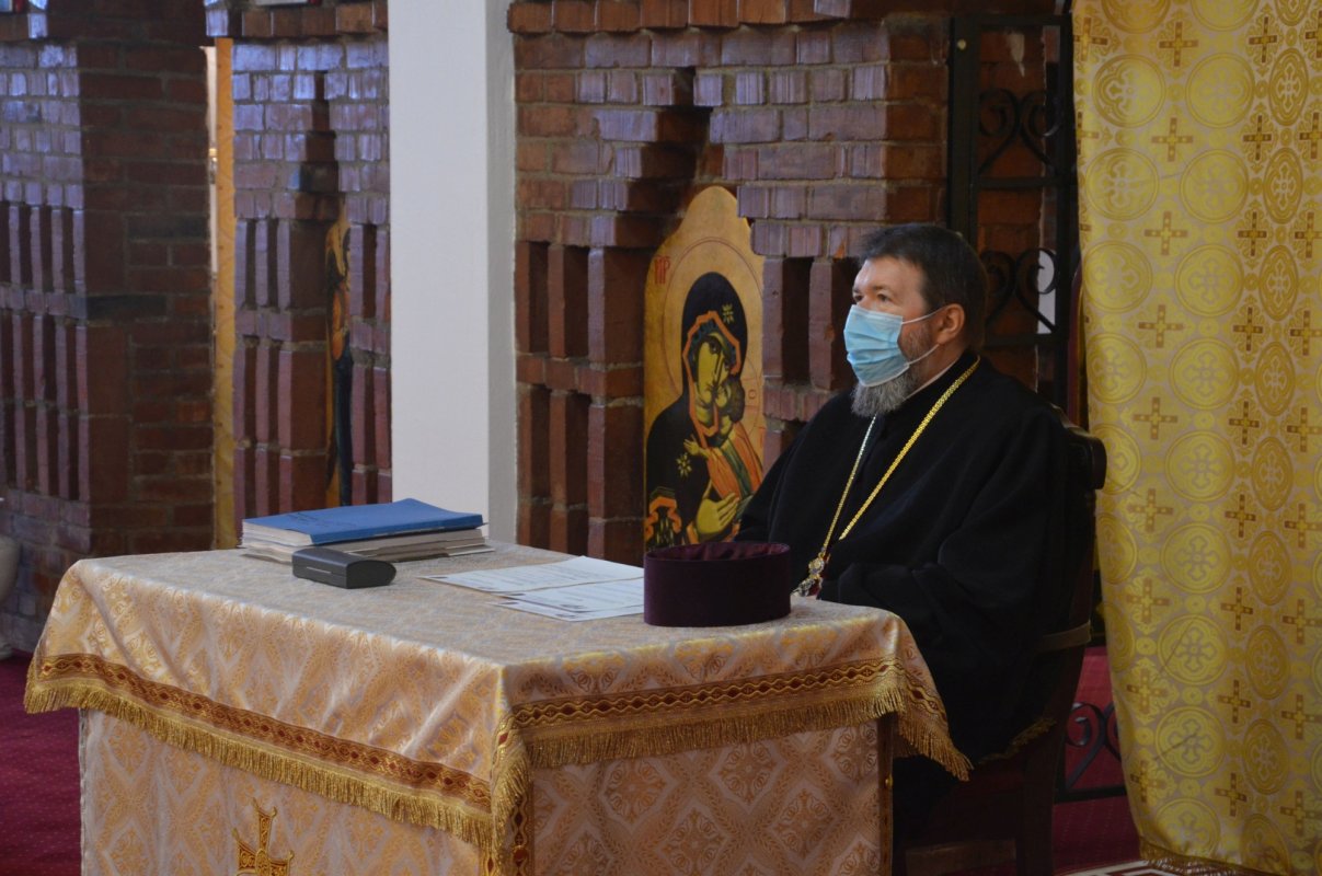 Membrii Consiliului eparhial al Episcopiei Oradiei reuniți în ședință de lucru 203000