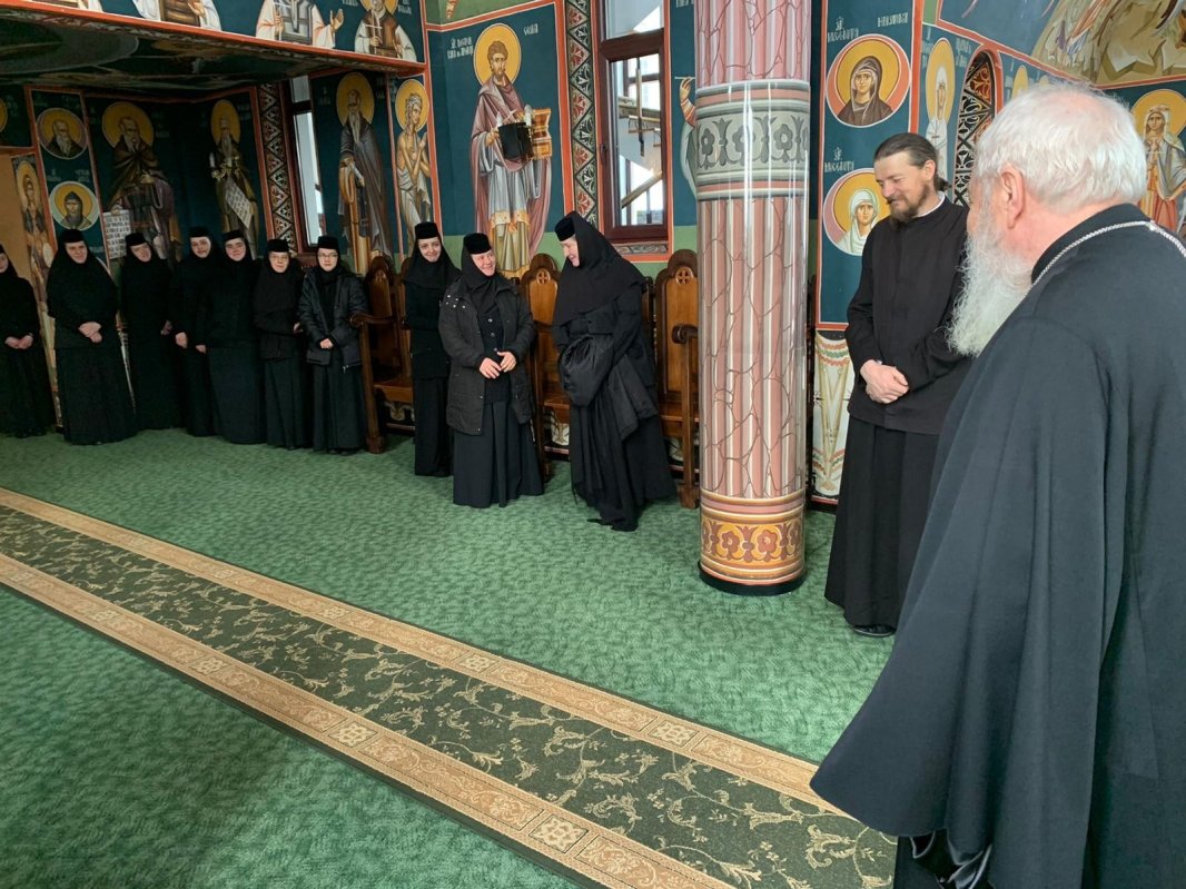Binecuvântări arhiereşti pentru copiii îngrijiți la Mănăstirea Piatra Fântânele 203063