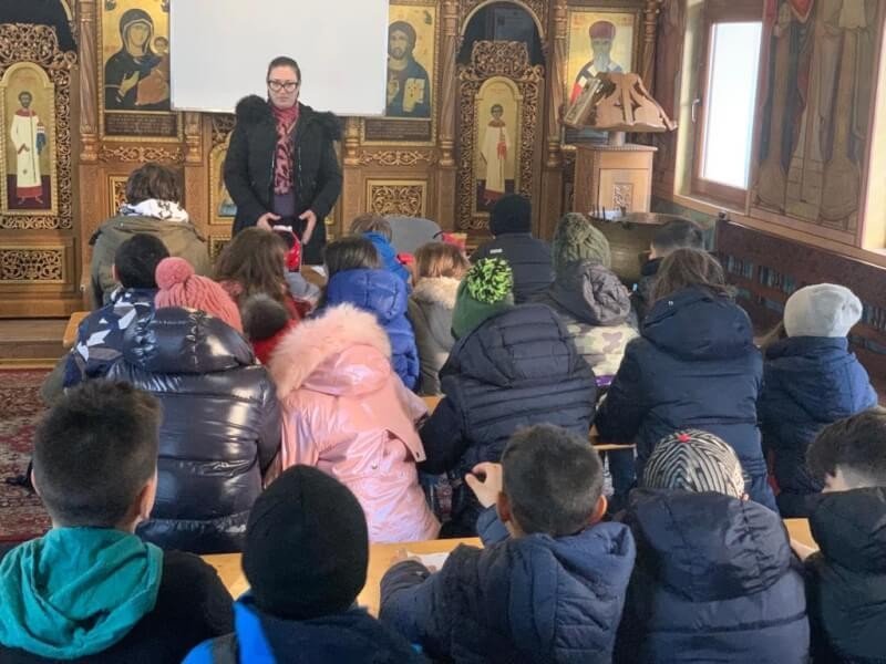 Meditații gratuite pentru elevi oferite de o parohie din Bacău 203108