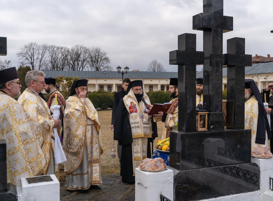 Patriarhul Teoctist și arhiereul Ilarion Mircea Băcăuanul, pomeniți la Roman 203110
