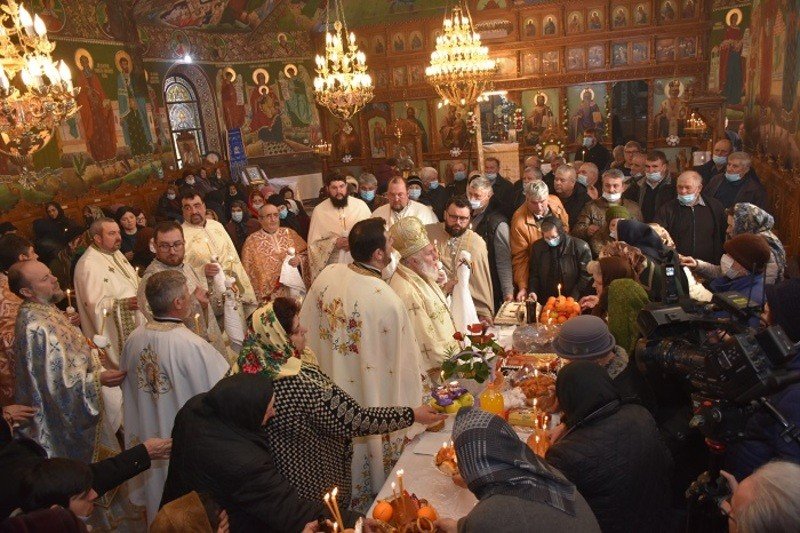 Slujire arhierească într‑o parohie din județul Tulcea 203219